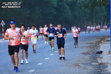 BINH DUONG NEW CITY HALF MARATHON 2024 - Ảnh #1750567