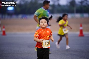 BINH DUONG NEW CITY HALF MARATHON 2024 - Ảnh #1725760