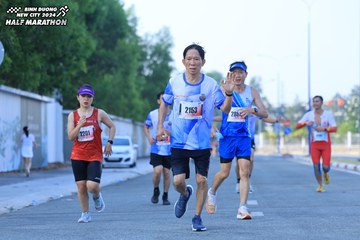 BINH DUONG NEW CITY HALF MARATHON 2024 - Ảnh #1766428