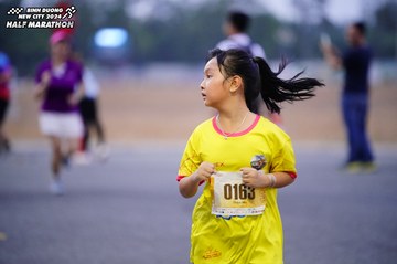 BINH DUONG NEW CITY HALF MARATHON 2024 - Ảnh #1725473