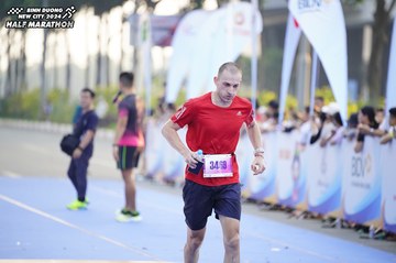 BINH DUONG NEW CITY HALF MARATHON 2024 - Ảnh #1757333