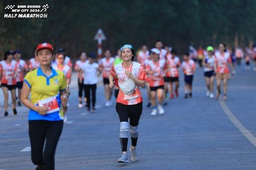 BINH DUONG NEW CITY HALF MARATHON 2024 - Ảnh #1772125