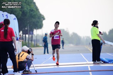 BINH DUONG NEW CITY HALF MARATHON 2024 - Ảnh #1771191