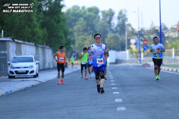 BINH DUONG NEW CITY HALF MARATHON 2024 - Ảnh #1776255
