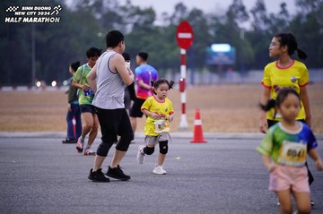 BINH DUONG NEW CITY HALF MARATHON 2024 - Ảnh #1725651