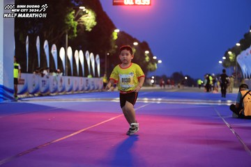 BINH DUONG NEW CITY HALF MARATHON 2024 - Ảnh #1729365