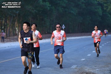 BINH DUONG NEW CITY HALF MARATHON 2024 - Ảnh #1750137