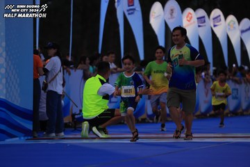 BINH DUONG NEW CITY HALF MARATHON 2024 - Ảnh #1729129