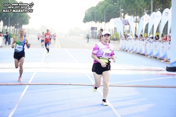 BINH DUONG NEW CITY HALF MARATHON 2024 - Ảnh #1758191