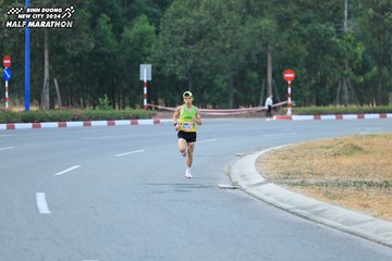 BINH DUONG NEW CITY HALF MARATHON 2024 - Ảnh #1734908