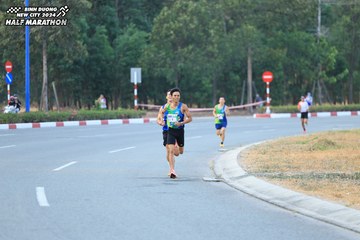 BINH DUONG NEW CITY HALF MARATHON 2024 - Ảnh #1735278