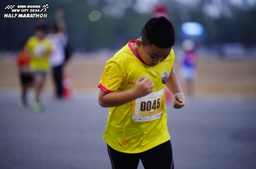 BINH DUONG NEW CITY HALF MARATHON 2024 - Ảnh #1725182
