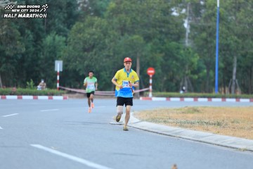 BINH DUONG NEW CITY HALF MARATHON 2024 - Ảnh #1735528