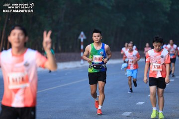 BINH DUONG NEW CITY HALF MARATHON 2024 - Ảnh #1750382