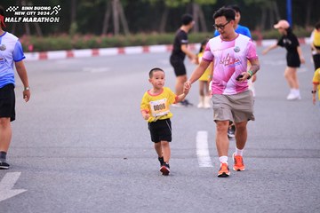 BINH DUONG NEW CITY HALF MARATHON 2024 - Ảnh #1727149