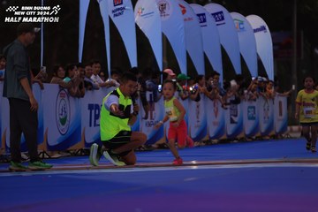 BINH DUONG NEW CITY HALF MARATHON 2024 - Ảnh #1729229
