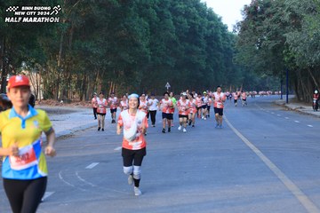 BINH DUONG NEW CITY HALF MARATHON 2024 - Ảnh #1772133