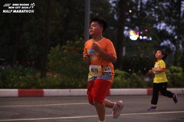 BINH DUONG NEW CITY HALF MARATHON 2024 - Ảnh #1728364