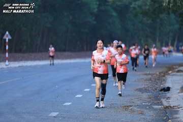 BINH DUONG NEW CITY HALF MARATHON 2024 - Ảnh #1750038