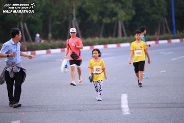 BINH DUONG NEW CITY HALF MARATHON 2024 - Ảnh #1727075