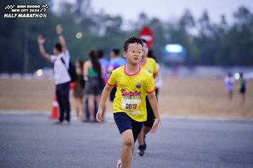 BINH DUONG NEW CITY HALF MARATHON 2024 - Ảnh #1725396