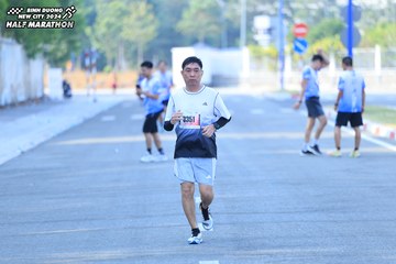 BINH DUONG NEW CITY HALF MARATHON 2024 - Ảnh #1771417