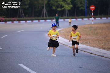 BINH DUONG NEW CITY HALF MARATHON 2024 - Ảnh #1727317
