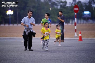 BINH DUONG NEW CITY HALF MARATHON 2024 - Ảnh #1725855