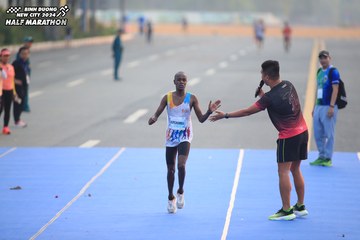 BINH DUONG NEW CITY HALF MARATHON 2024 - Ảnh #1738824