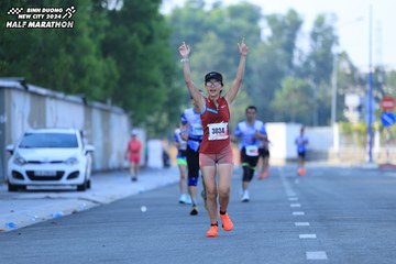 BINH DUONG NEW CITY HALF MARATHON 2024 - Ảnh #1766226