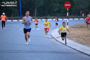 BINH DUONG NEW CITY HALF MARATHON 2024 - Ảnh #1726103