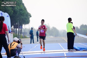 BINH DUONG NEW CITY HALF MARATHON 2024 - Ảnh #1771146