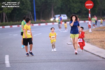 BINH DUONG NEW CITY HALF MARATHON 2024 - Ảnh #1727074