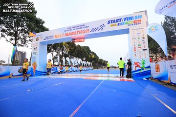 BINH DUONG NEW CITY HALF MARATHON 2024 - Ảnh #1729517