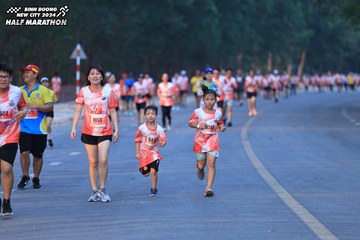 BINH DUONG NEW CITY HALF MARATHON 2024 - Ảnh #1771813