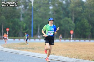 BINH DUONG NEW CITY HALF MARATHON 2024 - Ảnh #1735540