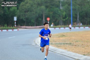 BINH DUONG NEW CITY HALF MARATHON 2024 - Ảnh #1735074