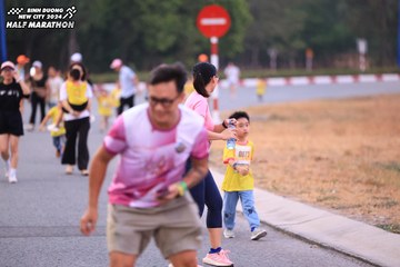 BINH DUONG NEW CITY HALF MARATHON 2024 - Ảnh #1727156