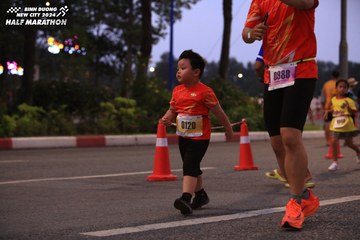 BINH DUONG NEW CITY HALF MARATHON 2024 - Ảnh #1728388