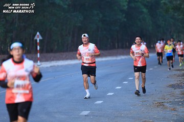 BINH DUONG NEW CITY HALF MARATHON 2024 - Ảnh #1750326