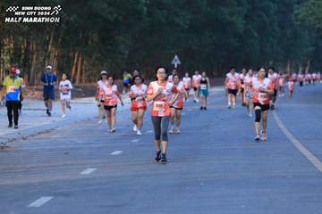 BINH DUONG NEW CITY HALF MARATHON 2024 - Ảnh #1772524