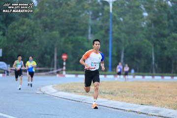 BINH DUONG NEW CITY HALF MARATHON 2024 - Ảnh #1735928