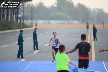 BINH DUONG NEW CITY HALF MARATHON 2024 - Ảnh #1738494
