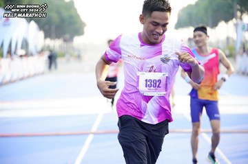 BINH DUONG NEW CITY HALF MARATHON 2024 - Ảnh #1758242
