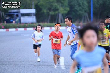 BINH DUONG NEW CITY HALF MARATHON 2024 - Ảnh #1726538