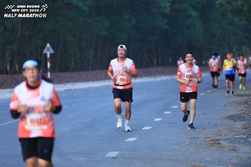 BINH DUONG NEW CITY HALF MARATHON 2024 - Ảnh #1750322