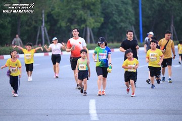 BINH DUONG NEW CITY HALF MARATHON 2024 - Ảnh #1726730