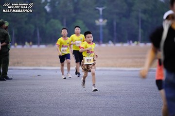BINH DUONG NEW CITY HALF MARATHON 2024 - Ảnh #1725383