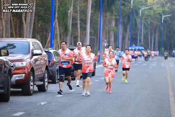BINH DUONG NEW CITY HALF MARATHON 2024 - Ảnh #1756351
