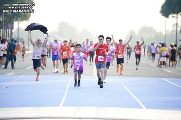 BINH DUONG NEW CITY HALF MARATHON 2024 - Ảnh #1763300